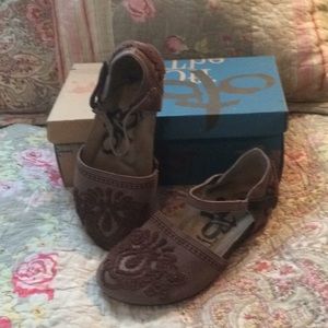 OTBT Kalamazoo dark gray flats size 7